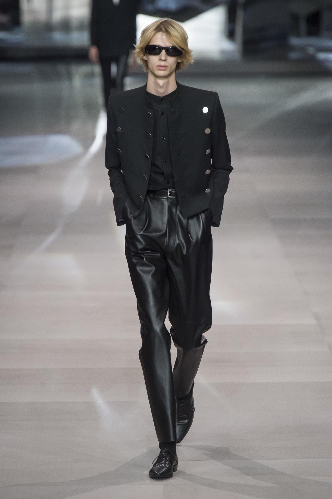 坚持中性摇滚风!hedi slimane执掌的celine究竟值得期待还是失望