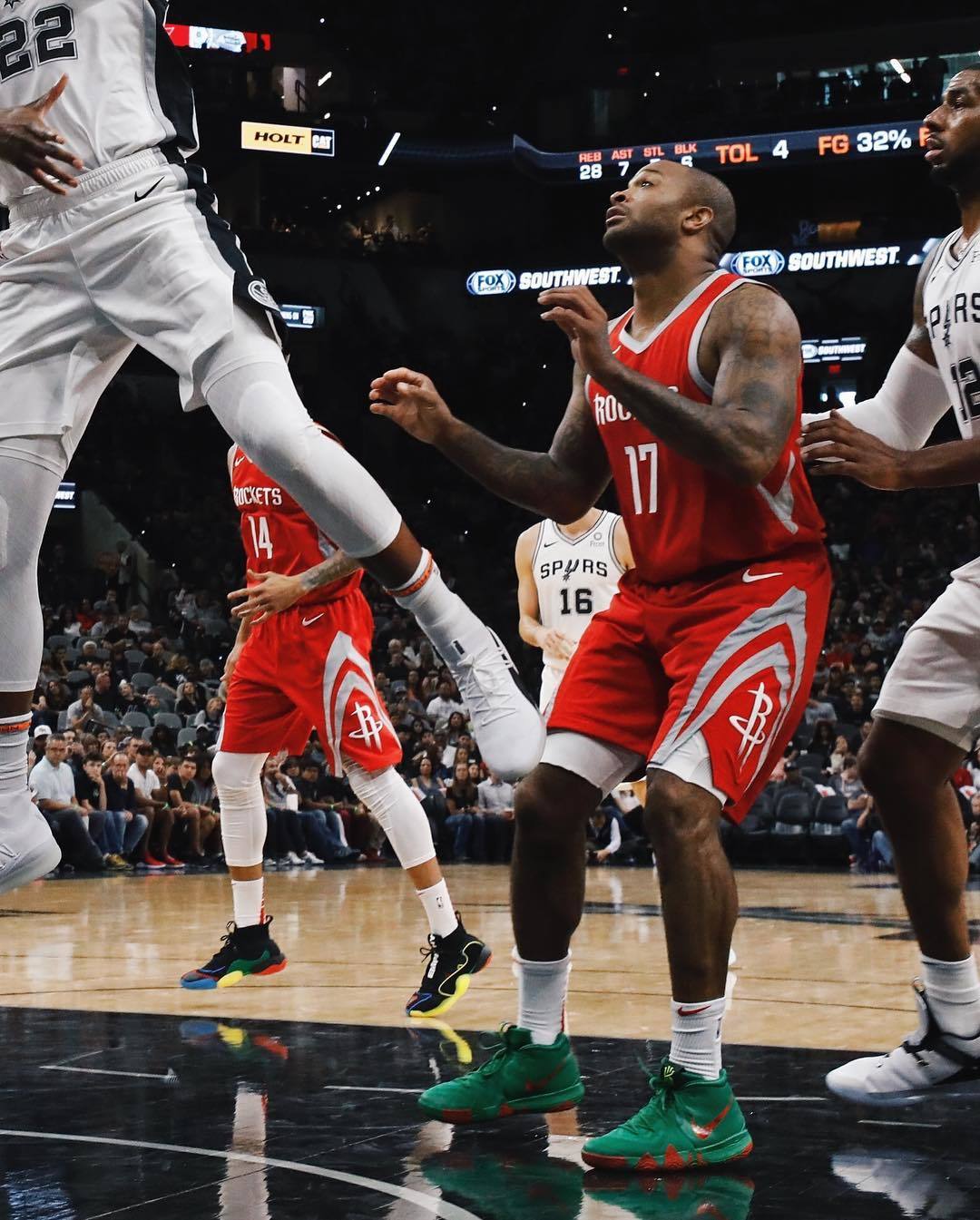 NBA,鞋王,之争,再度,开启,季前赛,上,脚,亮点,  NBA 鞋王之争再度开启！季前赛上脚亮点颇多