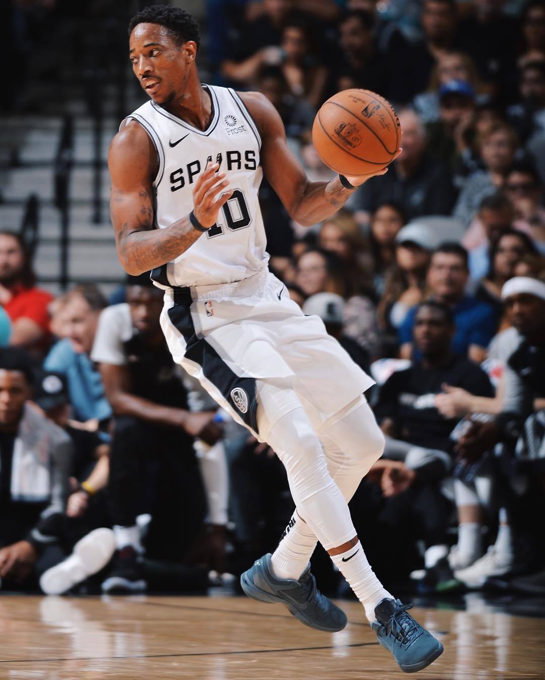 NBA,鞋王,之争,再度,开启,季前赛,上,脚,亮点,  NBA 鞋王之争再度开启！季前赛上脚亮点颇多