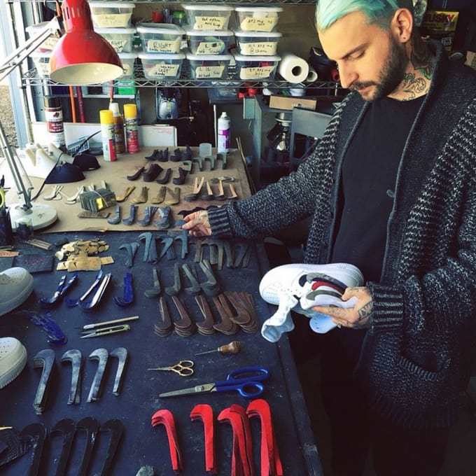 The Shoe Surgeon,定制  不止价值十万美金的镶钻球鞋！出自他手的球鞋，最便宜也要一千美金！