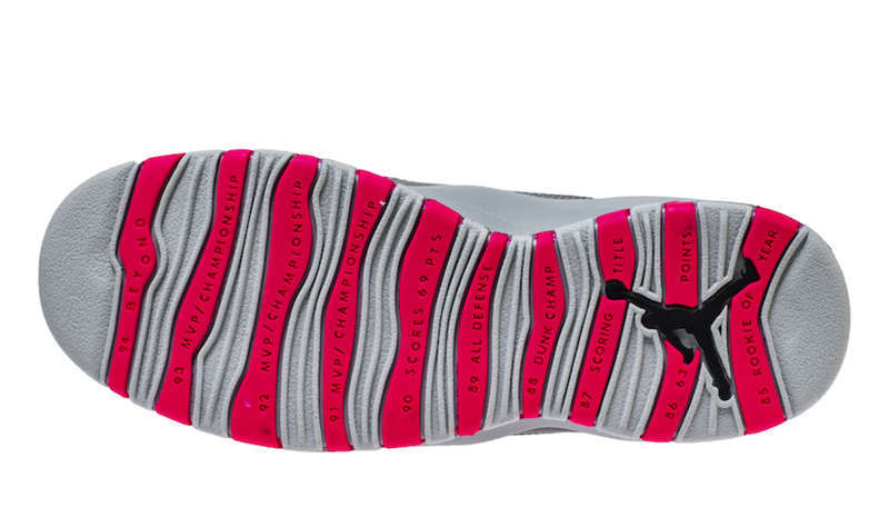 Air Jordan 10,AJ10,发售,487211-0  穿腻雪地靴的妹子不妨试试！全新配色 Air Jordan 10 官图释出