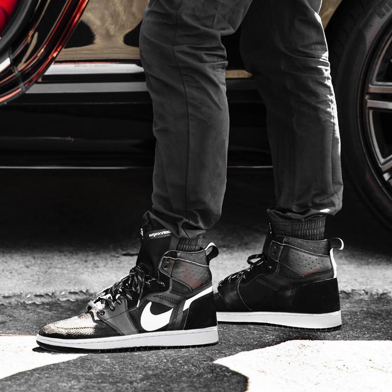 The Shoe Surgeon,定制  不止价值十万美金的镶钻球鞋！出自他手的球鞋，最便宜也要一千美金！