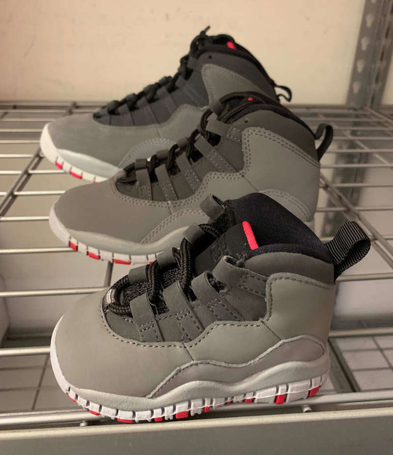 Air Jordan 10,AJ10,发售,487211-0  穿腻雪地靴的妹子不妨试试！全新配色 Air Jordan 10 官图释出