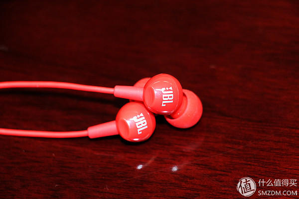 大品牌百元入门款坑不坑？JBL C100SI 入耳式耳机 开箱评测