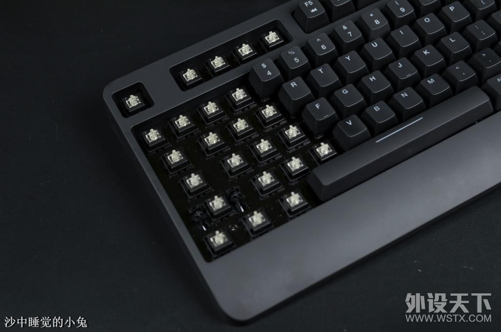 一切只为了电竞，BenQ ZOWIE CELERITAS II 光轴游戏键盘评测