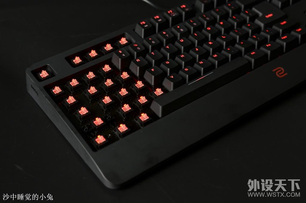 一切只为了电竞，BenQ ZOWIE CELERITAS II 光轴游戏键盘评测