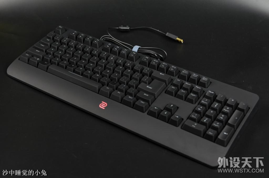 一切只为了电竞，BenQ ZOWIE CELERITAS II 光轴游戏键盘评测