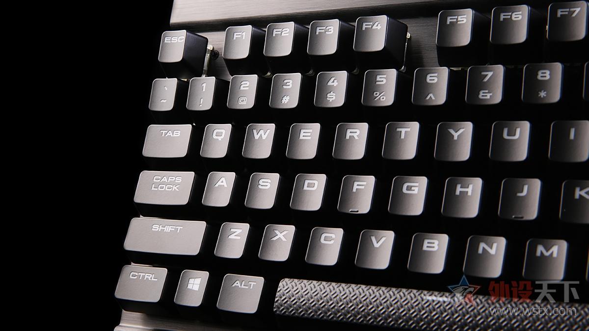 海盗船K65RGB K70RGB K70：“银”轴加持     