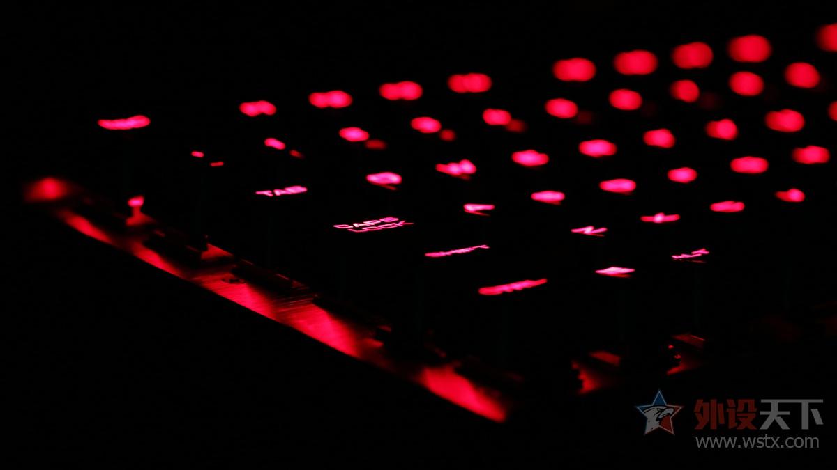 海盗船K65RGB K70RGB K70：“银”轴加持     