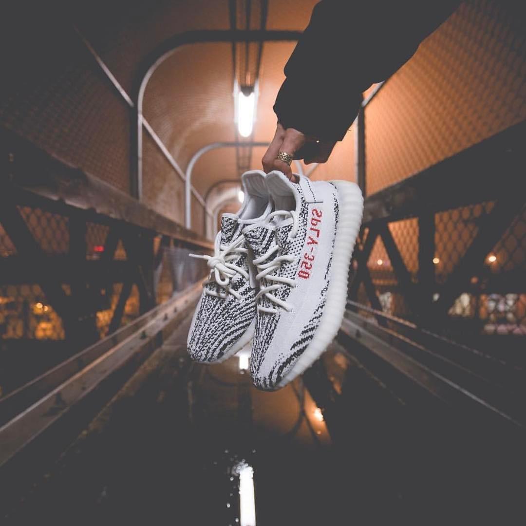 Yeezy,AJ1,Air Jordan 1,OFF-WHI  这是今年称霸球鞋圈的「四大天王」！90% 的人至少买过一双！