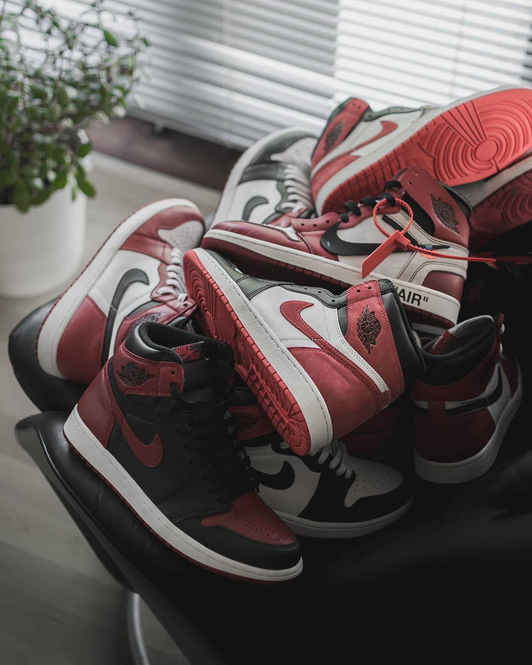 Yeezy,AJ1,Air Jordan 1,OFF-WHI  这是今年称霸球鞋圈的「四大天王」！90% 的人至少买过一双！