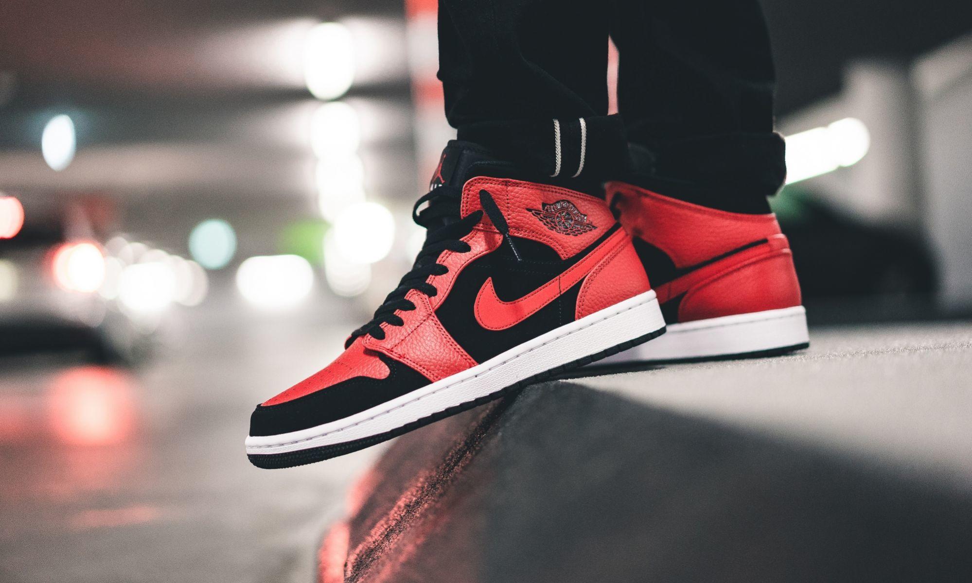 Yeezy,AJ1,Air Jordan 1,OFF-WHI  这是今年称霸球鞋圈的「四大天王」！90% 的人至少买过一双！
