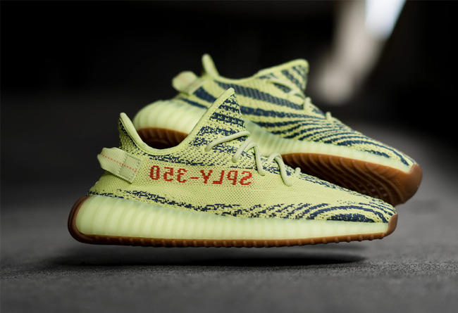 Yeezy,AJ1,Air Jordan 1,OFF-WHI  这是今年称霸球鞋圈的「四大天王」！90% 的人至少买过一双！