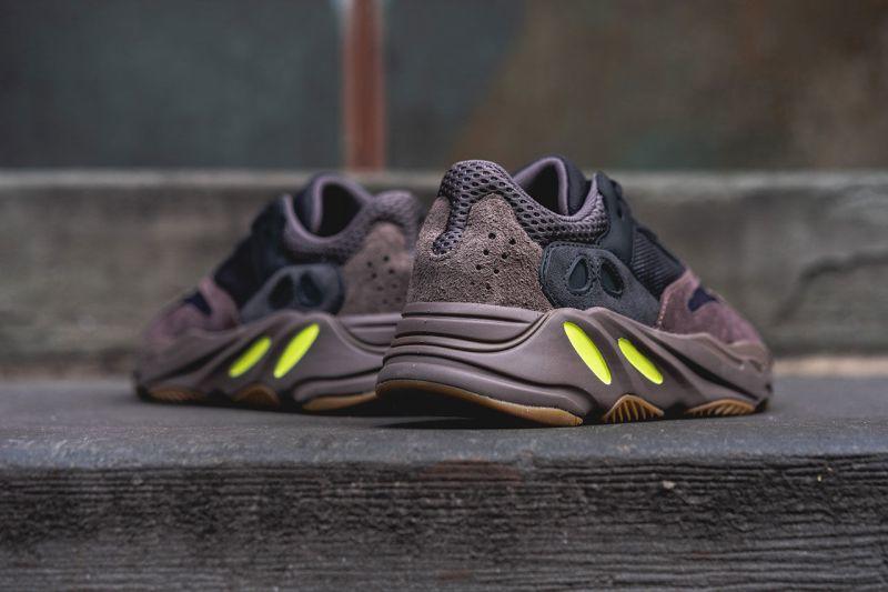 adidas,Yeezy Boost 700 Wave Ru  女码比男码贵了不少！全新 Yeezy 700 本周末发售