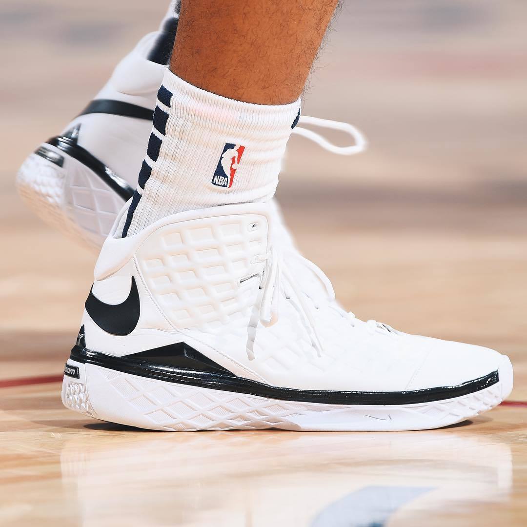 NBA,上脚  真是五花八门什么鞋都有！看看一周 NBA 赛场球鞋上脚精选吧！