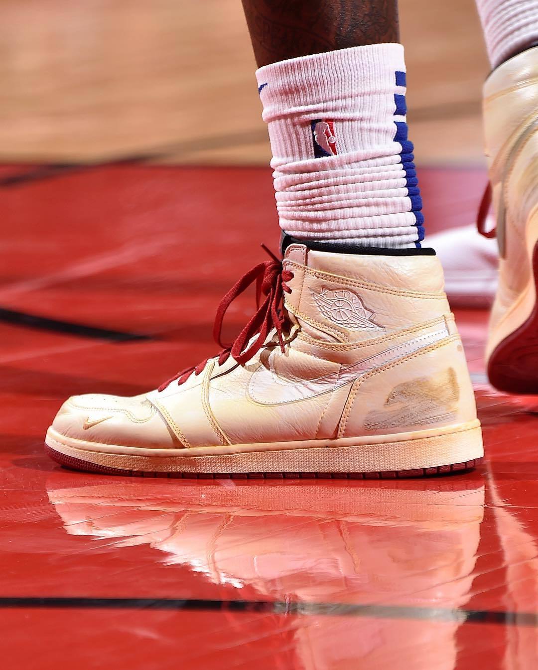 NBA,上脚  真是五花八门什么鞋都有！看看一周 NBA 赛场球鞋上脚精选吧！