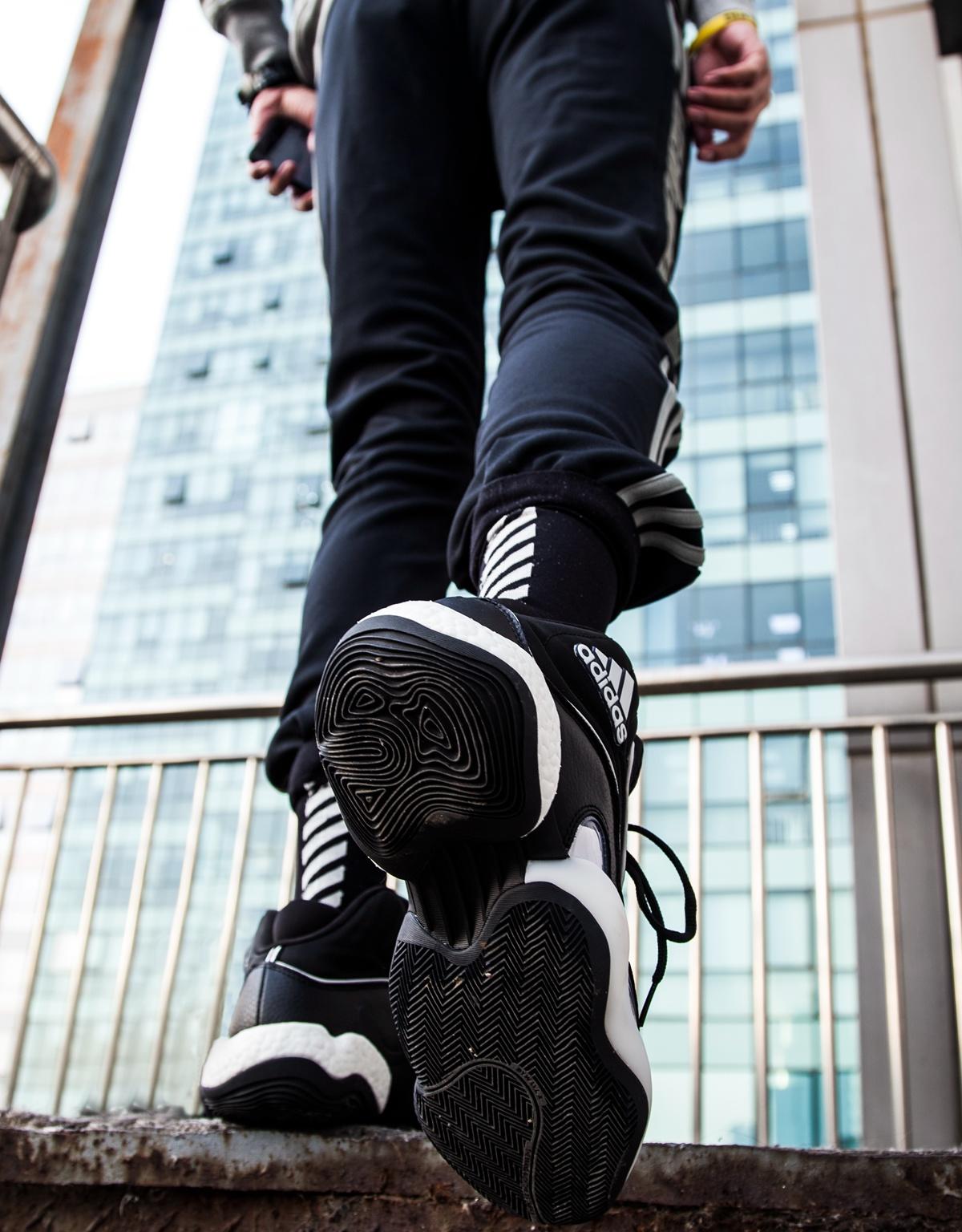 adidas,Naver Made  花一双的钱，体验最经典的两双鞋！这种机会这辈子可能只有一次