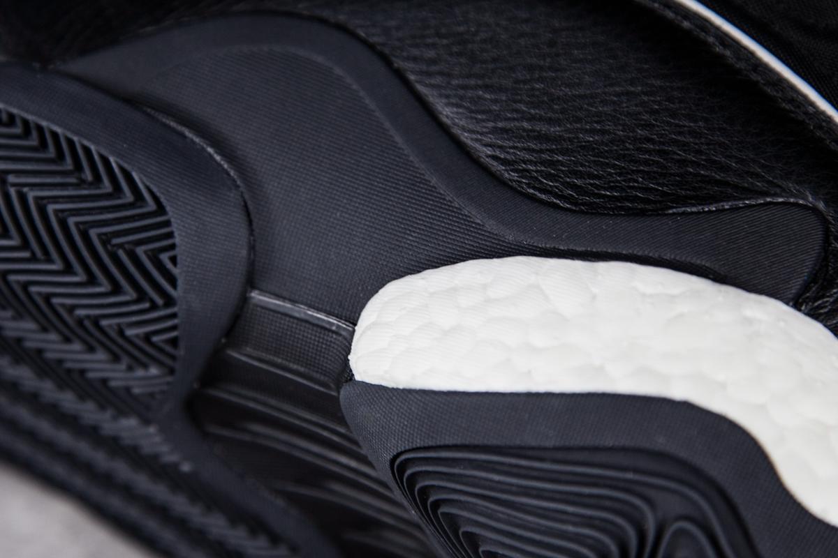adidas,Naver Made  花一双的钱，体验最经典的两双鞋！这种机会这辈子可能只有一次