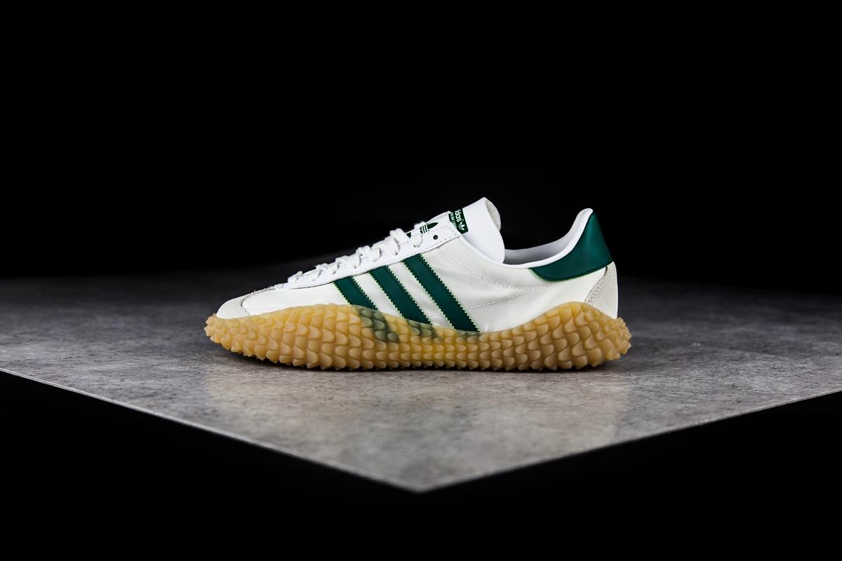 adidas,Naver Made  花一双的钱，体验最经典的两双鞋！这种机会这辈子可能只有一次
