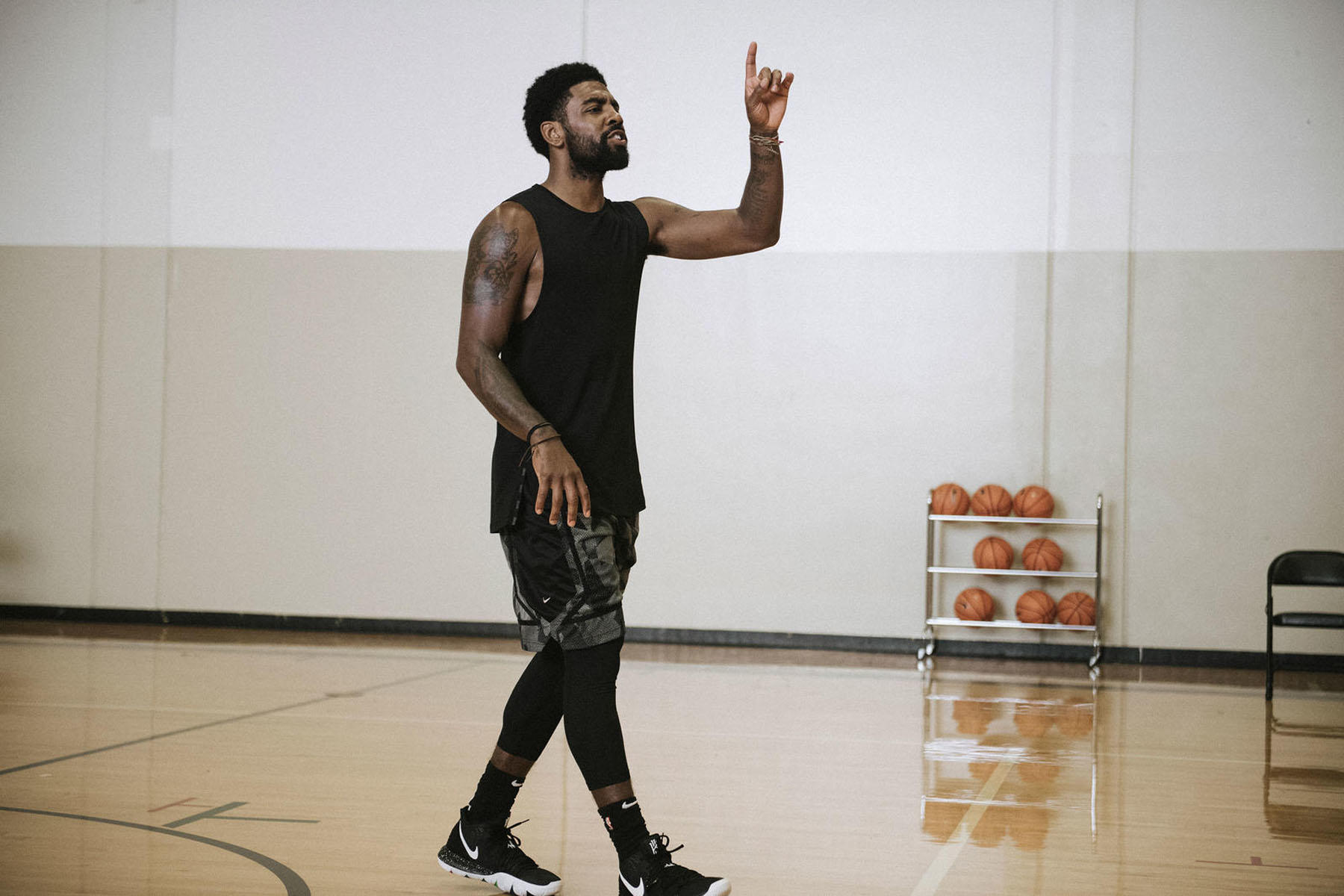 欧文个人第五双签名鞋kyrie5正式发布