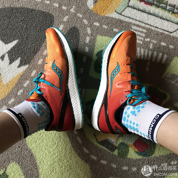脚感无敌！Saucony 圣康尼 FREEDOM ISO 跑步鞋