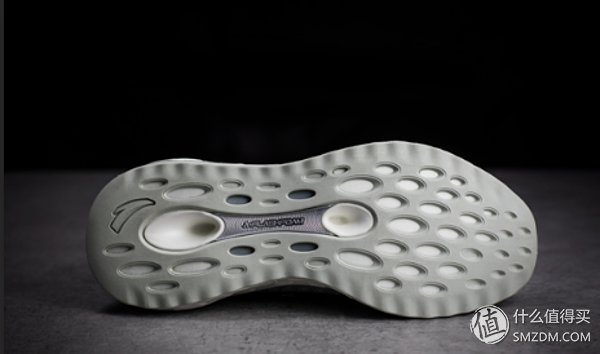 “虫洞”跑鞋测评—安踏ANTA 携手 NASA联袂出击
