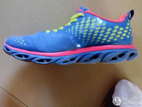 一双舒适的慢跑鞋：LI-NING 李宁 弧五代 深度使用测评（李宁系列测评第一期）