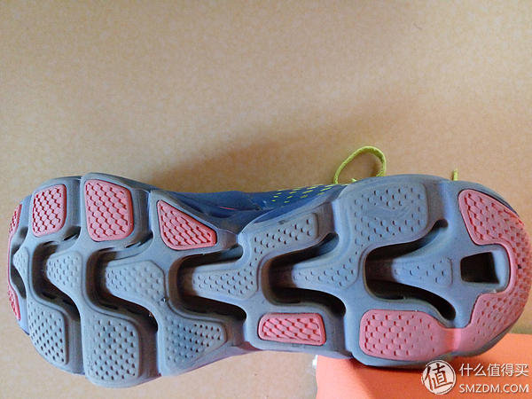 一双舒适的慢跑鞋：LI-NING 李宁 弧五代 深度使用测评（李宁系列测评第一期）