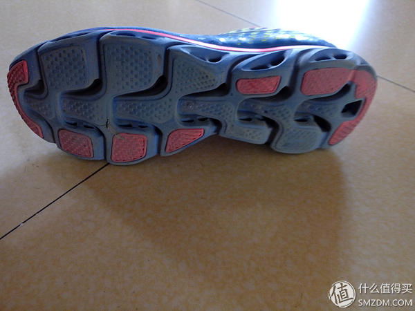 一双舒适的慢跑鞋：LI-NING 李宁 弧五代 深度使用测评（李宁系列测评第一期）