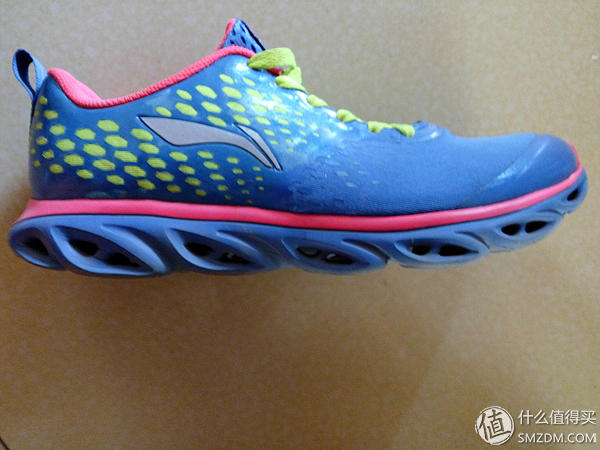 一双舒适的慢跑鞋：LI-NING 李宁 弧五代 深度使用测评（李宁系列测评第一期）