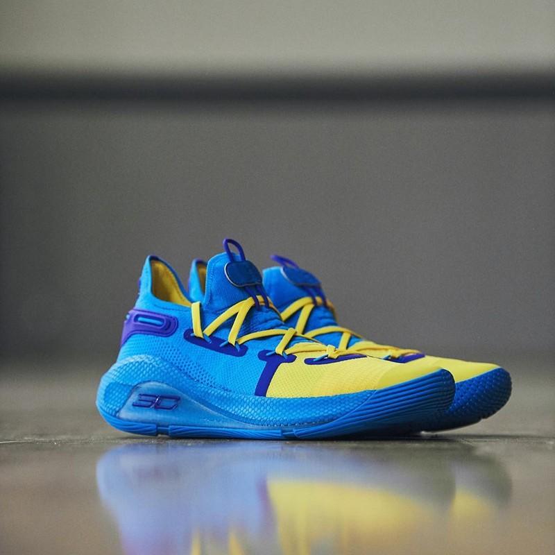 库里17年前现身全明星赛场ua如今为他打造一双纪念战靴