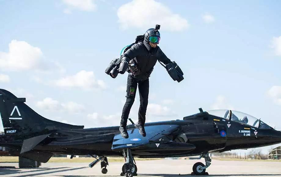 比起飞天遁地的惊奇队长我更偏爱这双令我起飝的airmega