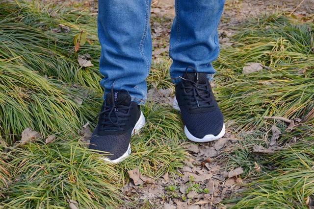 脚爱出汗?快试试小米有品这款每秒都会呼吸的鞋子,89元潮帅有型