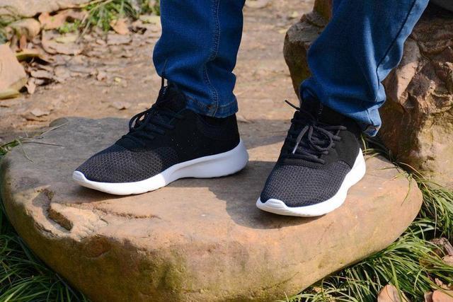 脚爱出汗?快试试小米有品这款每秒都会呼吸的鞋子,89元潮帅有型