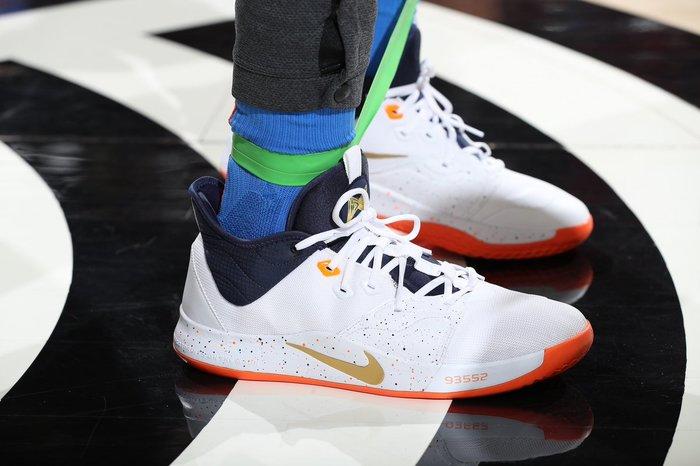 近赏保罗·乔治脚下新配色nike pg3 pe