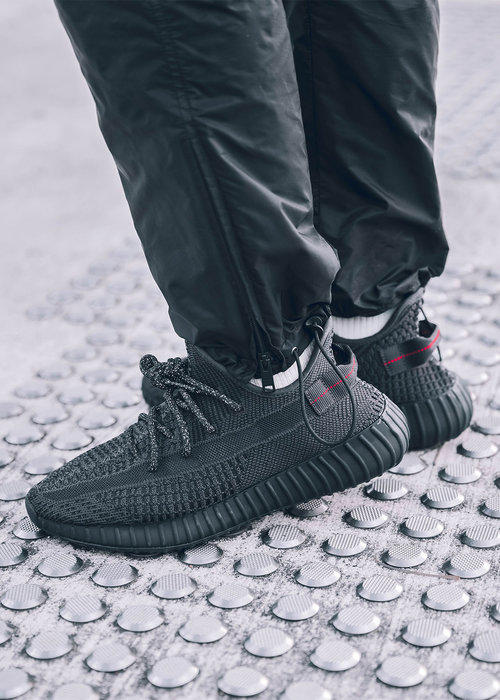 谍照预览黑色新款adidas originals yeezy boost 350