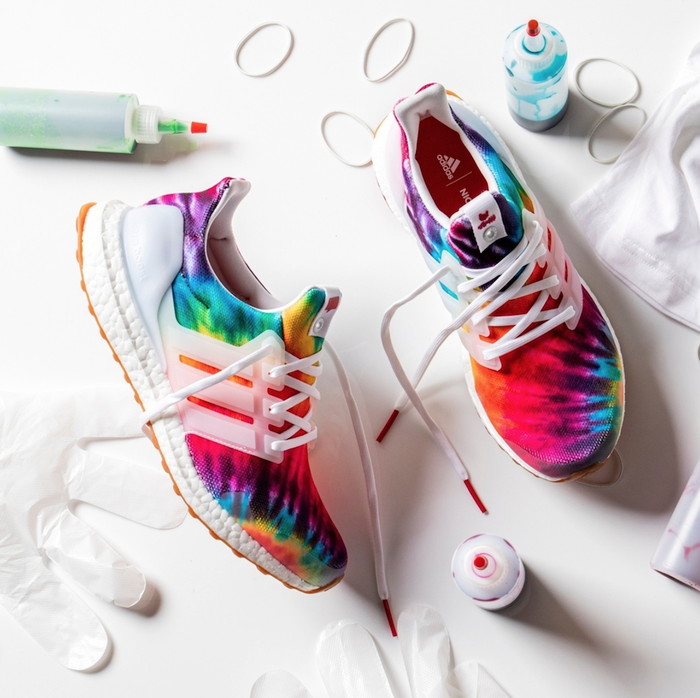 致敬伍德斯托克音乐节50周年，adidas 打造彩色新款UltraBOOST