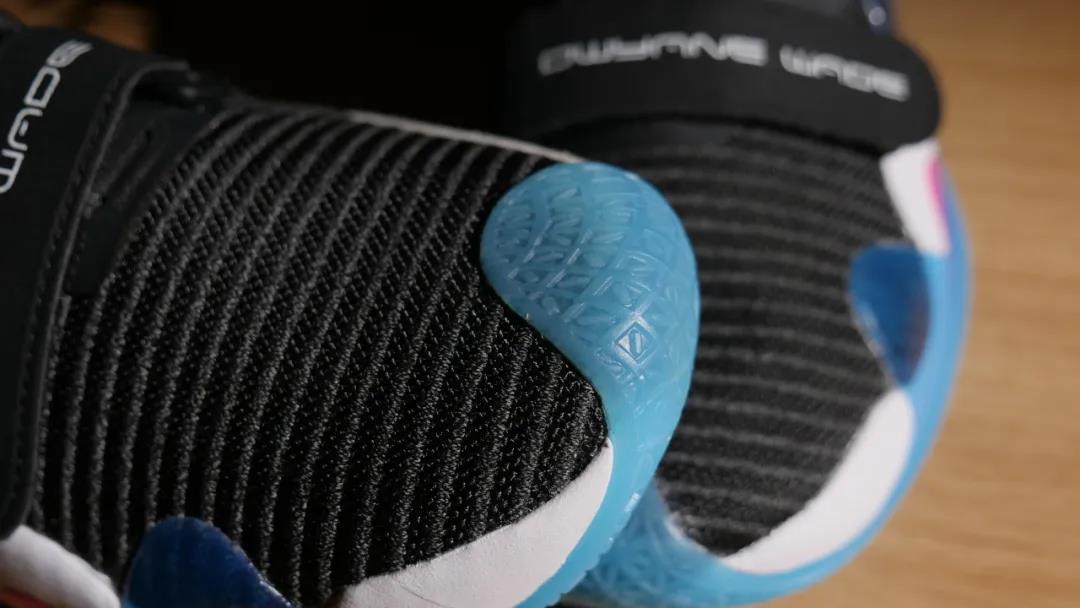 wen鞋评丨李宁-wow8 一款「好产品」&一款「烂商品」-识物