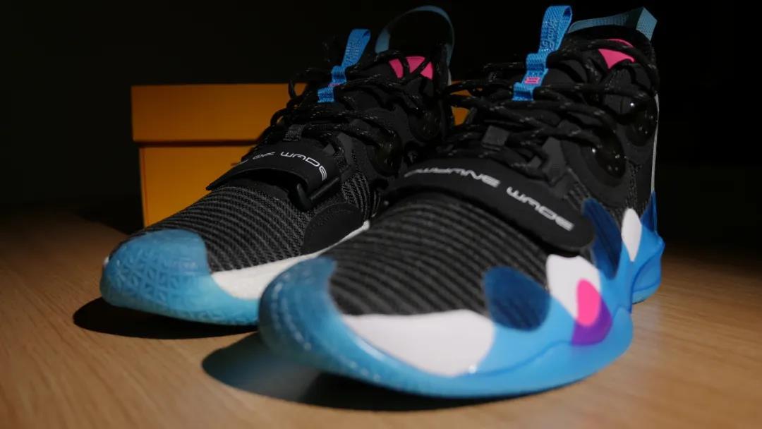 wen鞋评丨李宁-wow8 一款「好产品」&一款「烂商品」-识物