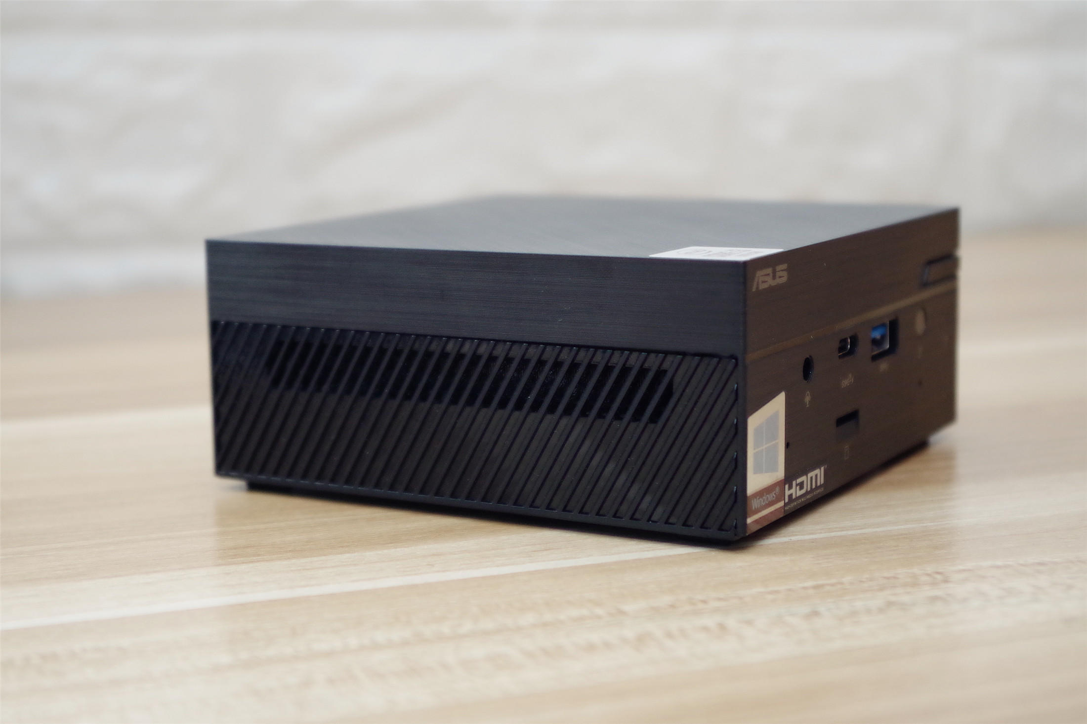 巴掌大小的口袋电脑10系酷睿加持还能diy升级华硕迷你魔方pn62体验