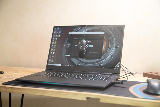 17.3的屏笔电仅15.6的机身？机械革命X8Ti Plus测评