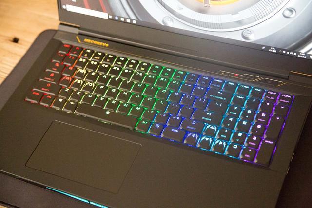 17.3的屏笔电仅15.6的机身？机械革命X8Ti Plus测评