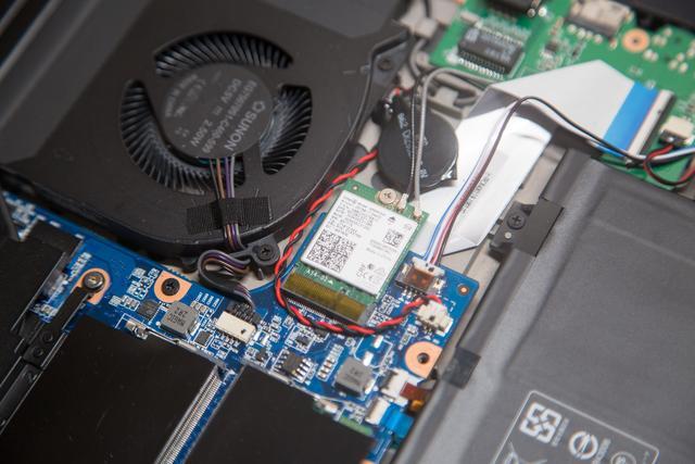 17.3的屏笔电仅15.6的机身？机械革命X8Ti Plus测评