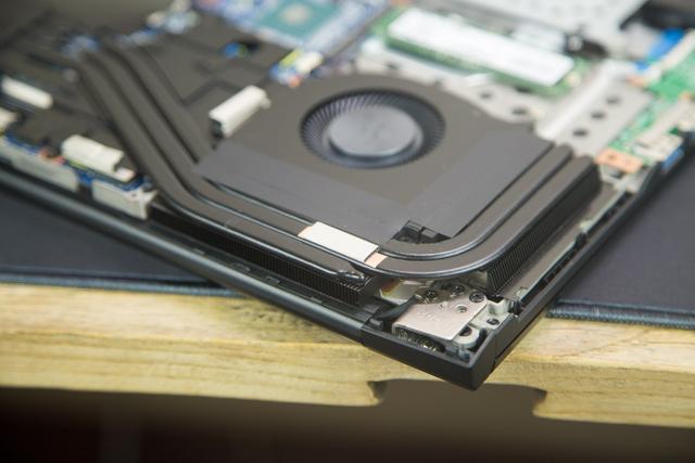 17.3的屏笔电仅15.6的机身？机械革命X8Ti Plus测评