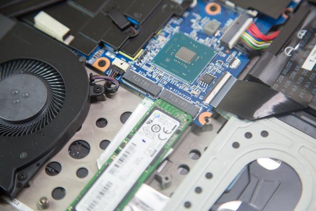 17.3的屏笔电仅15.6的机身？机械革命X8Ti Plus测评
