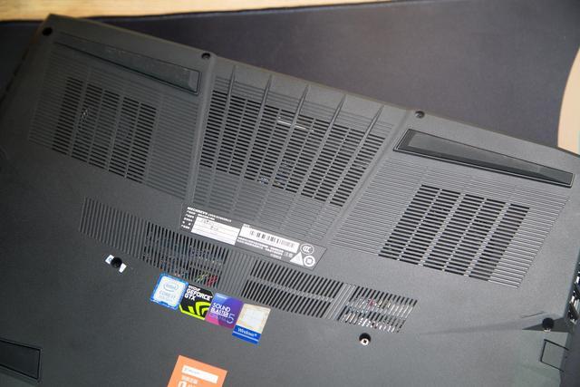17.3的屏笔电仅15.6的机身？机械革命X8Ti Plus测评
