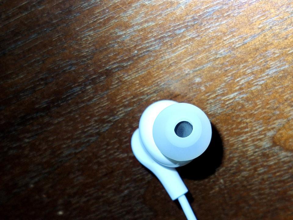 颜值如玉,声音极致——vivo缤纷入耳式耳机轻体验