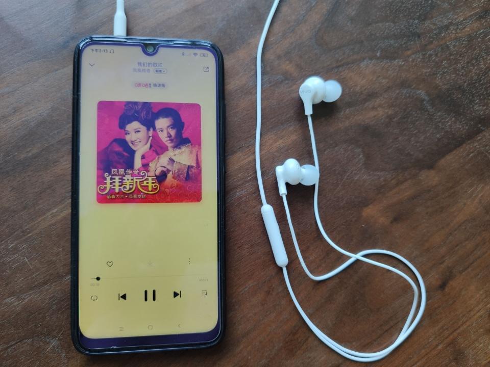 颜值如玉,声音极致——vivo缤纷入耳式耳机轻体验