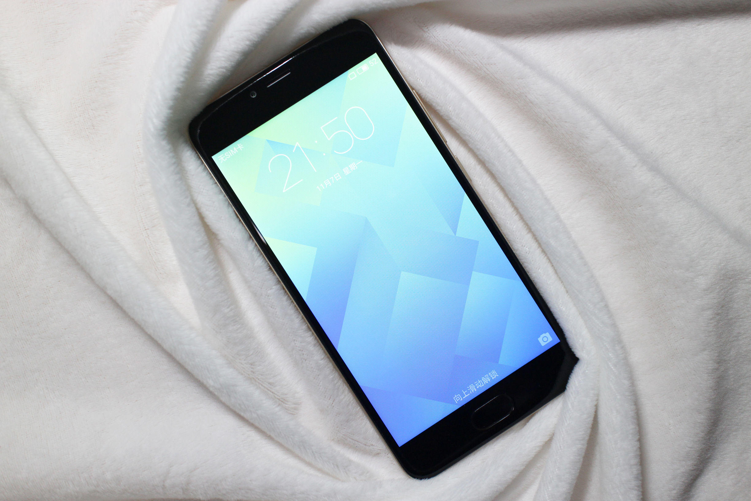 魅蓝5忘记金属聚碳酸酯依旧是好材料