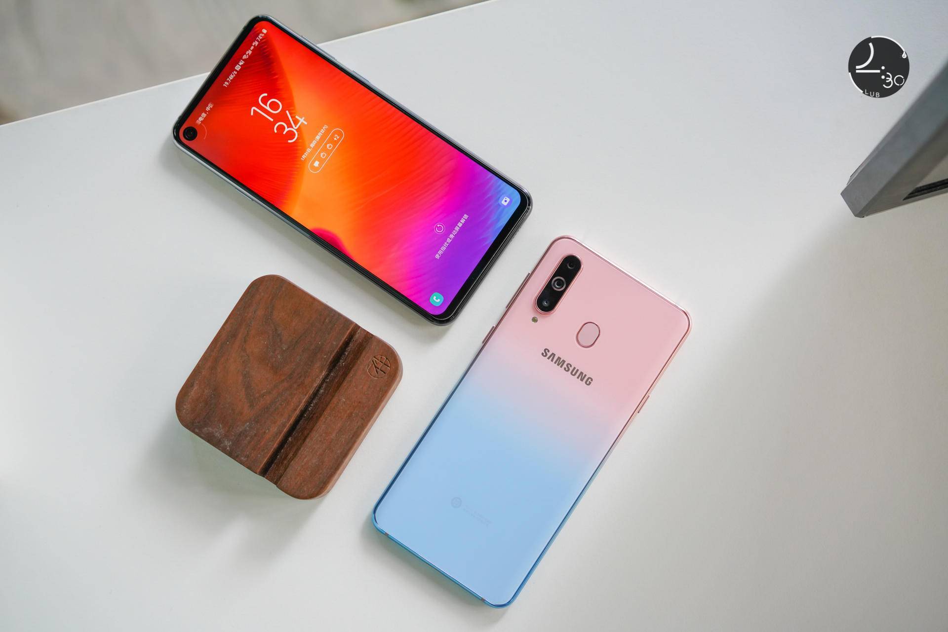 首款钻孔屏手机体验如何?三星a8s详细评测